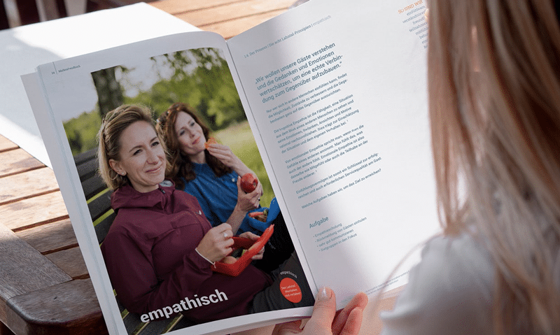 Individuelle Briefpapier- und Visitenkarten-Gestaltung für professionelle Markenauftritte.